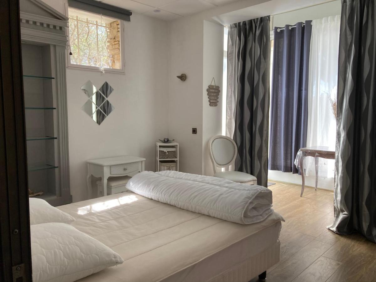 Gite Comme A La Maison Йер Экстерьер фото